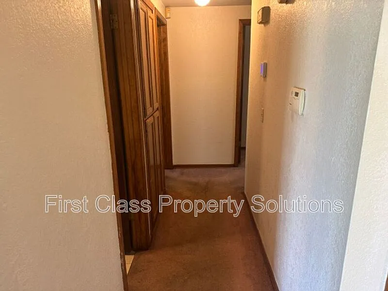 3 bed, 2.0 bath, 1275 sqft, $1,275 — Photo 3
