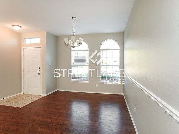 4th image of 2317 Magnolia Dr