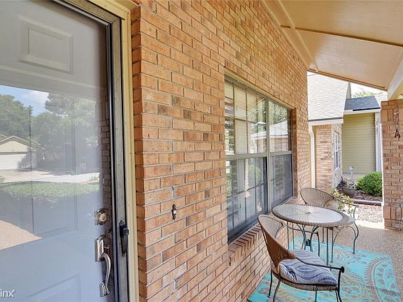 3rd image of 1473 Hyde Park Dr