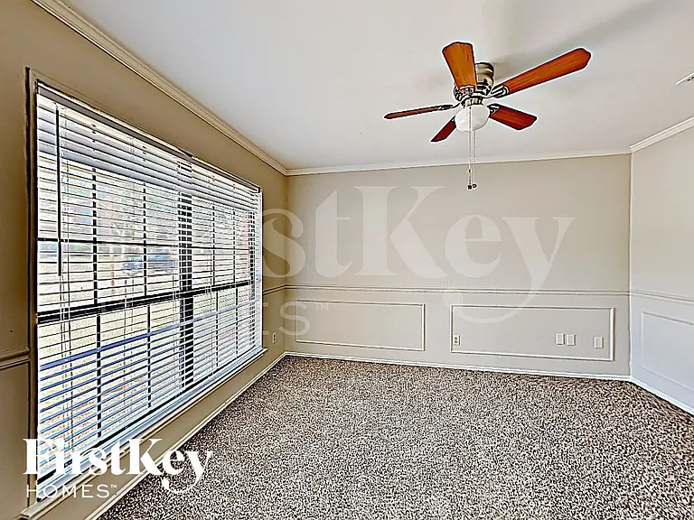 4338 Walsh Ln — Photo 14