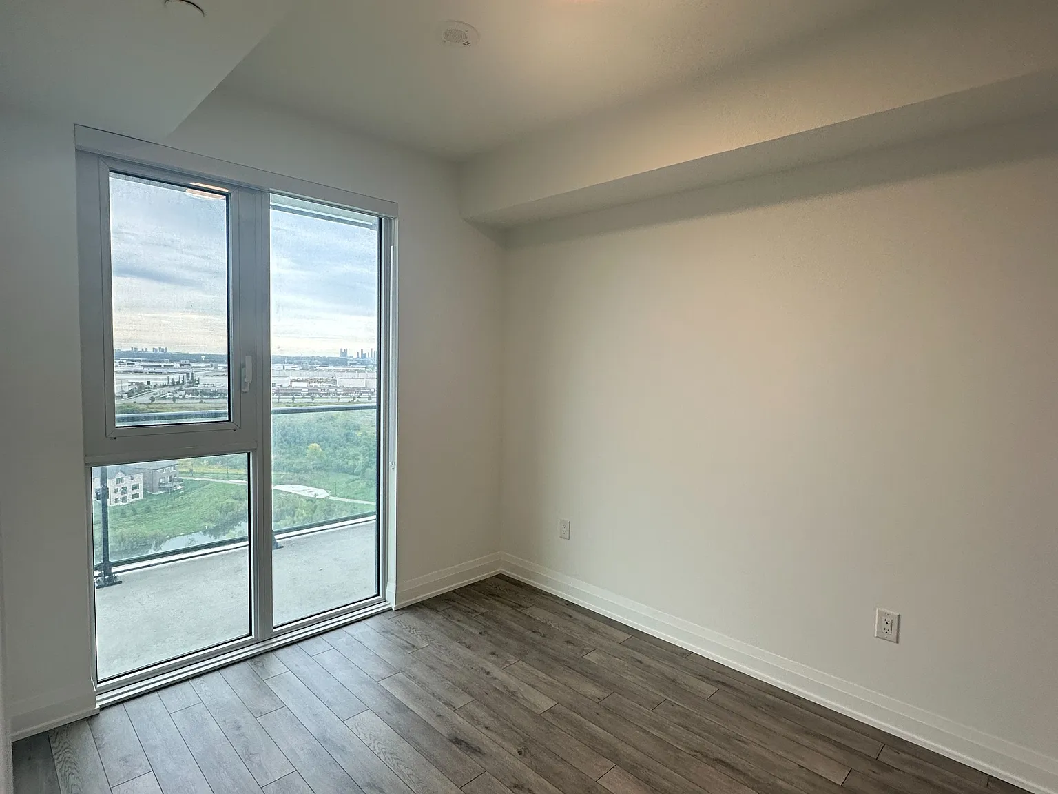 1 bed, $2,499 — Photo 3