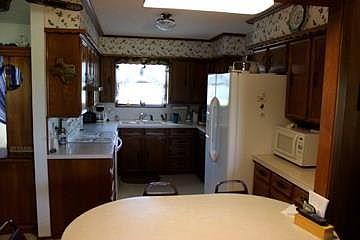3rd image of 104 Gaston Ct