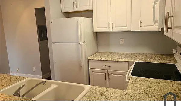 47 Waltham E #47-B — Photo 5