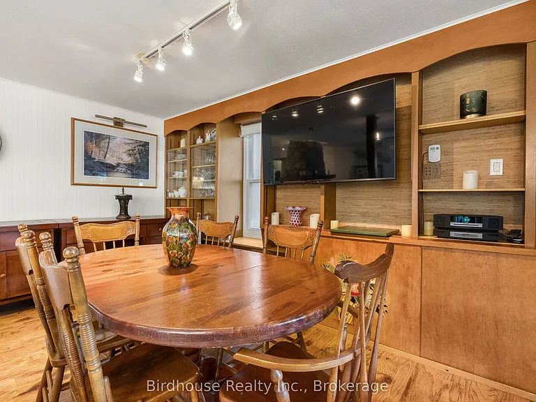 99 Riverside Dr — Photo 21