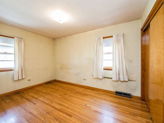 4th image of 3714 S 58th Ave