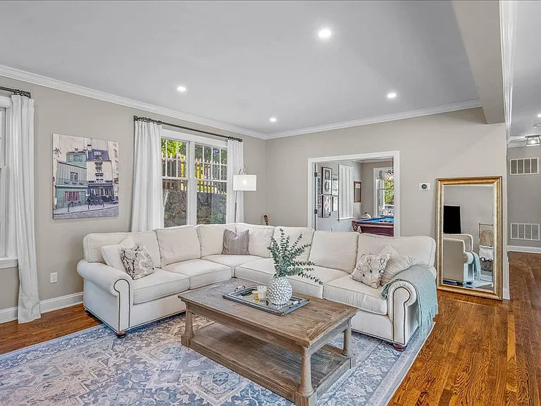 14 Woodale Pl — Photo 7