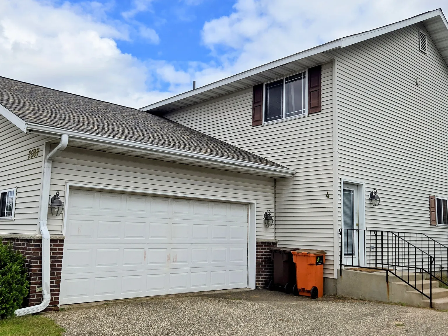 3 bed, 2100 sqft, $1,900 — Photo 3