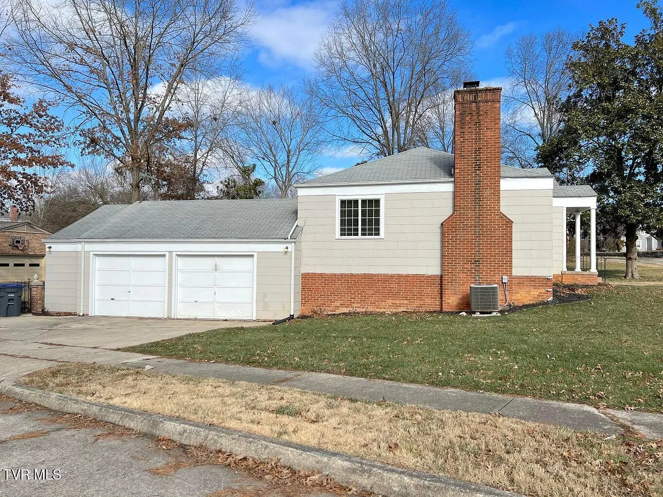 3 bed, 2058 sqft, $1,800 — Photo 2