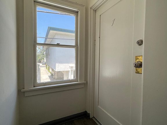 3rd image of 133 S Saint Andrews Pl