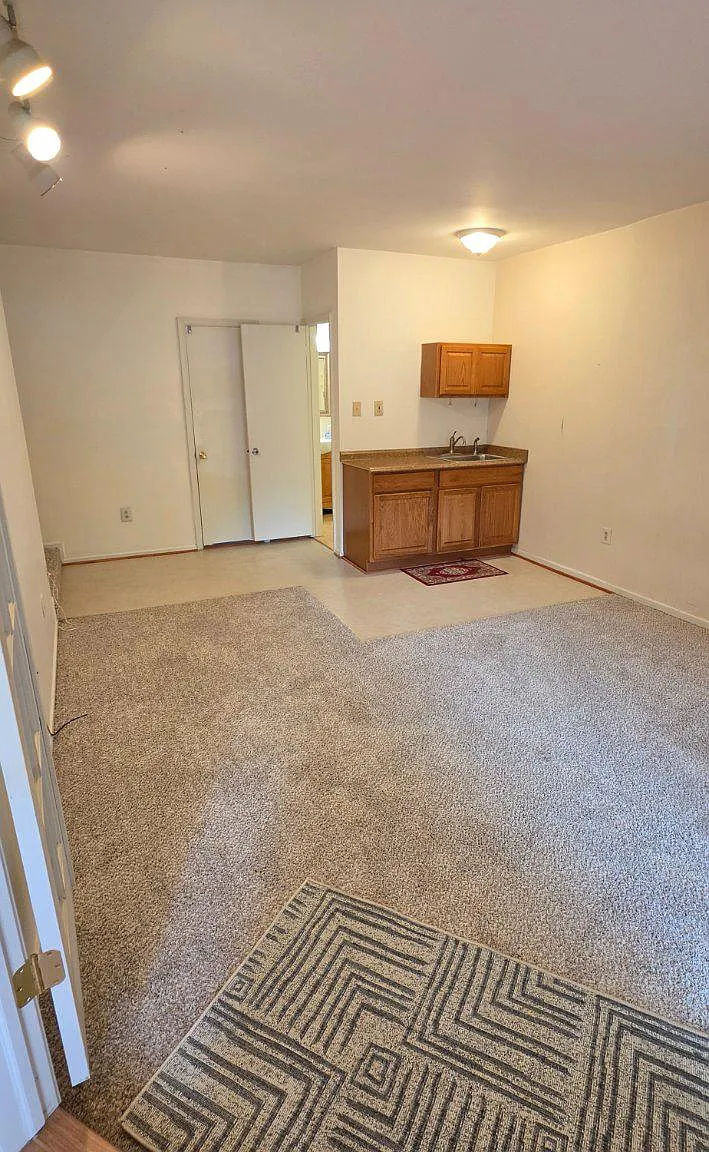4 bed, 3.5 bath, 1738 sqft, $2,550 — Photo 4