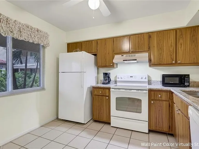 1025 Foxfire Ln #110 — Photo 2