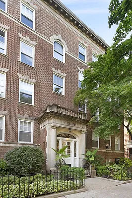 Sold by Corcoran | media 19