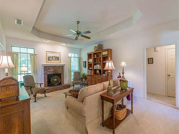 4th image of 509 Hallmark Cir
