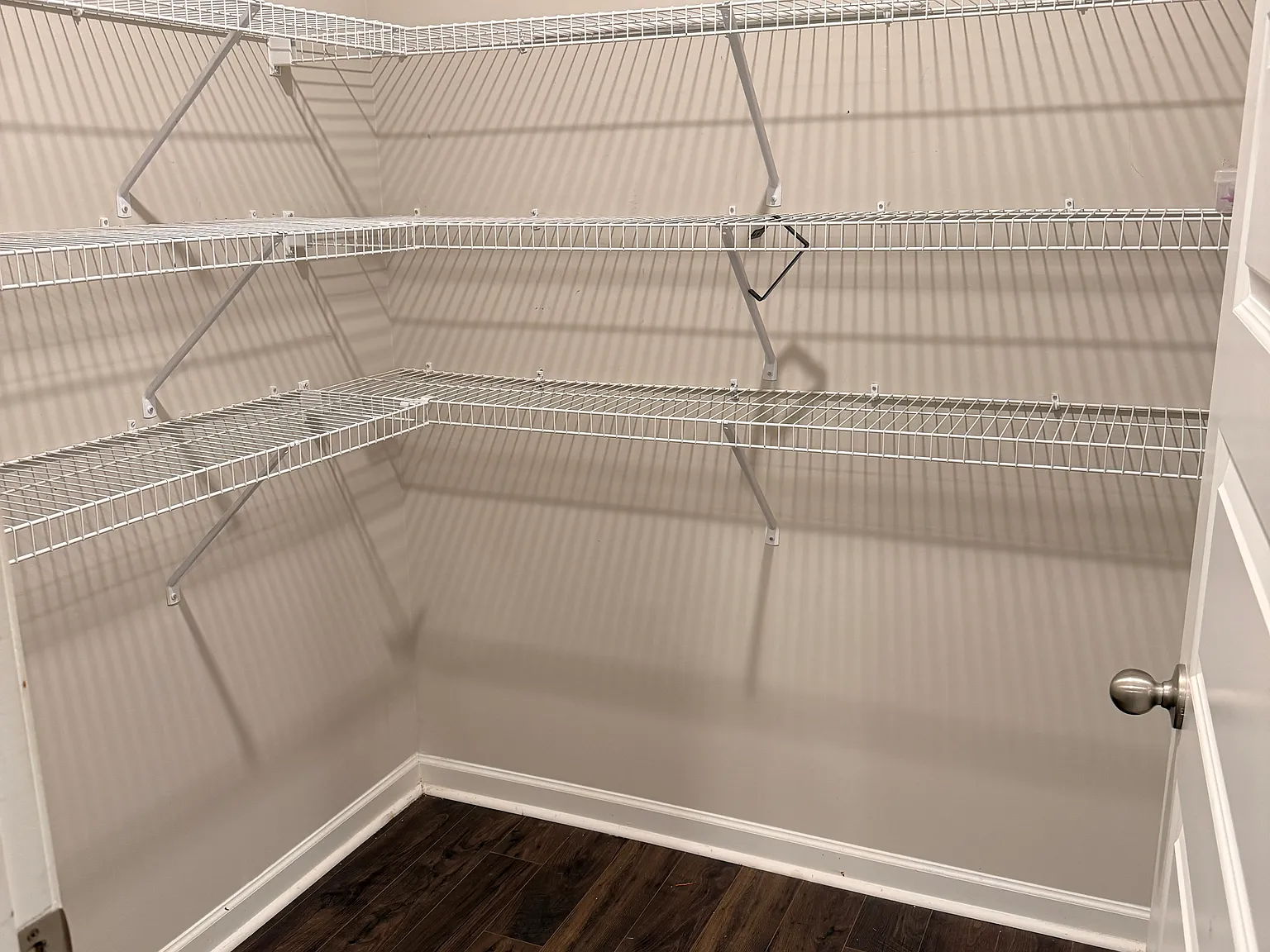 4 bed, 2338 sqft, $2,500 — Photo 3