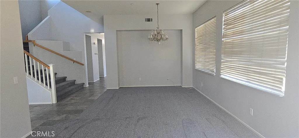 5 bed, 2371 sqft, $3,695 — Photo 4