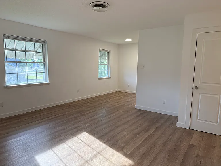 1017 S 22nd St #4 — Photo 2