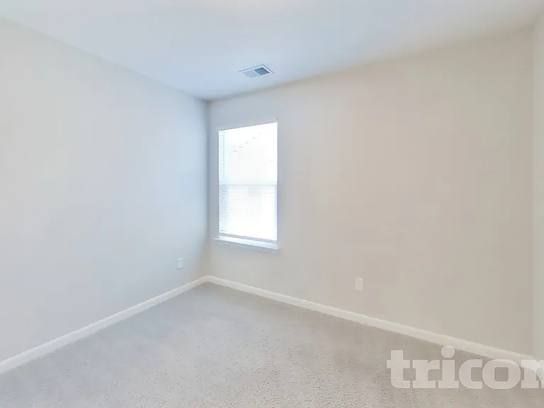403 Riverwood Ct — Photo 12