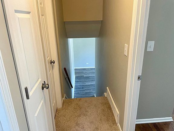 5th image of 670 Armitage Ave