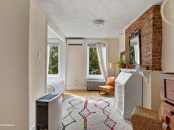 3rd image of 186 Lexington Ave