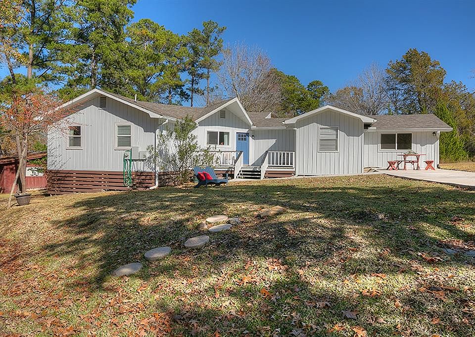 1st image of 60 Elm Cove Cir