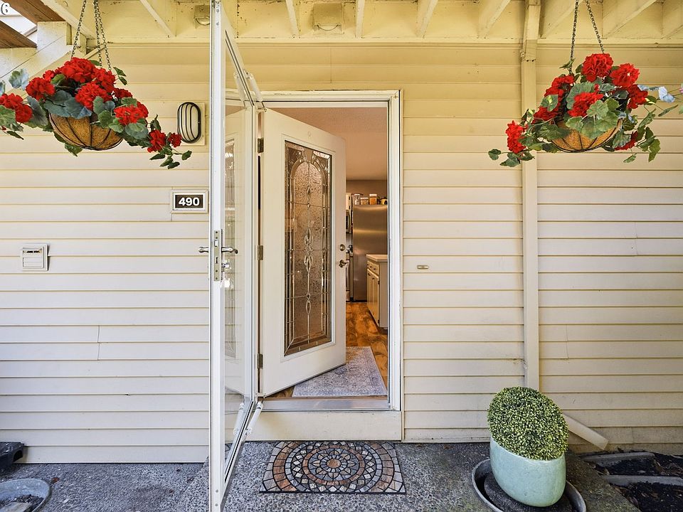 1st image of 490 N Hayden Island Dr #98