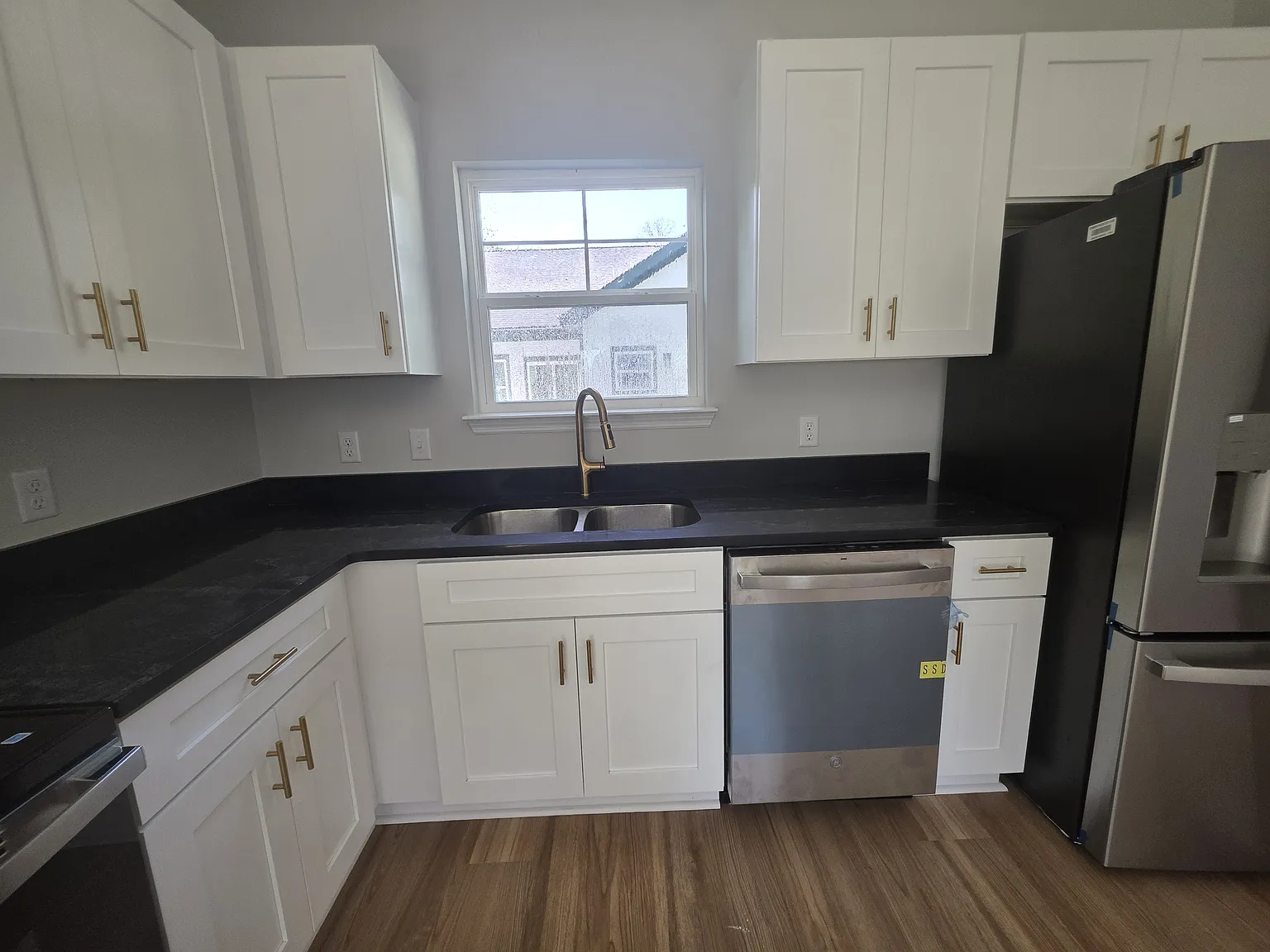 1 bed, 680 sqft, $1,350 — Photo 2