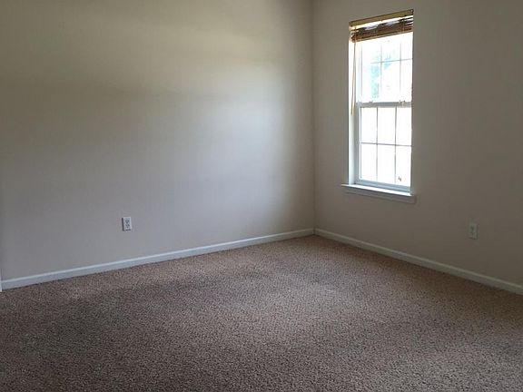 4th image of 225 Booster Blvd