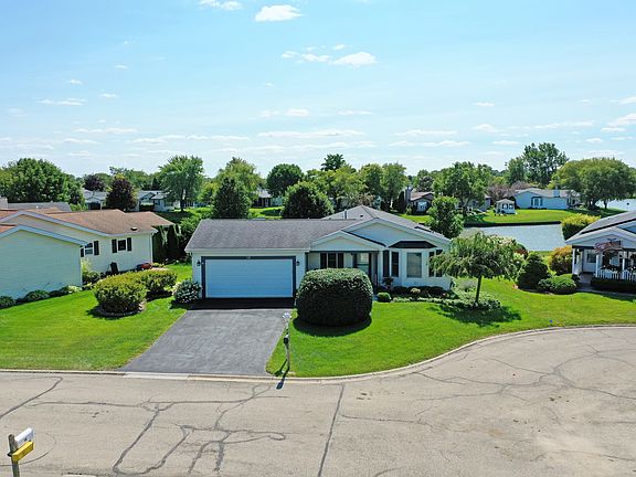 3rd image of 15 Saratoga Ct