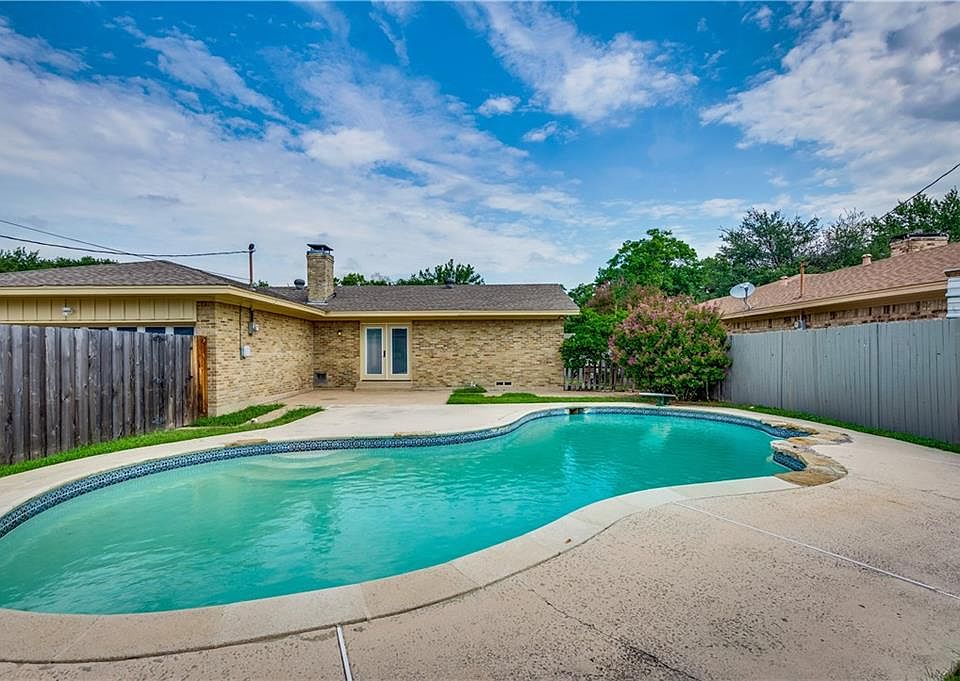1st image of 2316 Babalos Ln