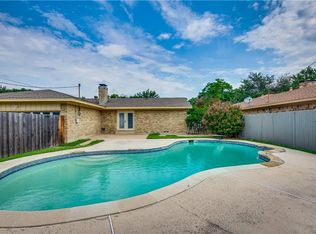 2316 Babalos Ln, Dallas, TX 75228