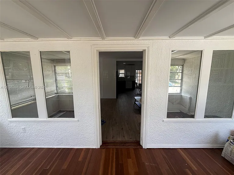 1719 Hayes St — Photo 11