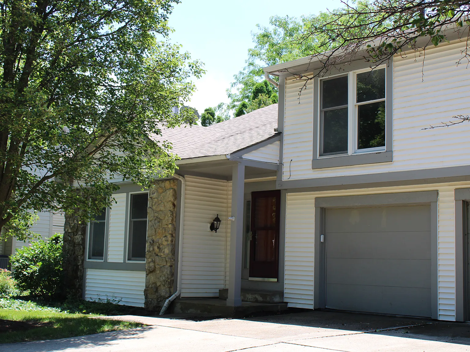 6135 Sawmill Woods Drive — Photo 2