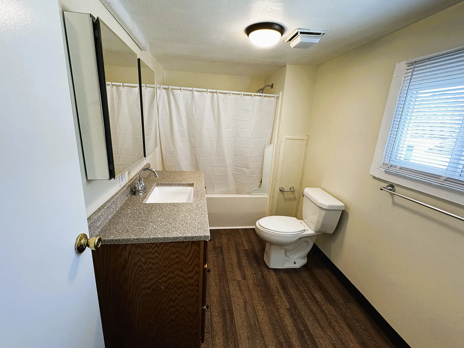 4 bed, 1900 sqft, $1,750 — Photo 3