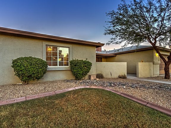 7025 N 10th Pl-54