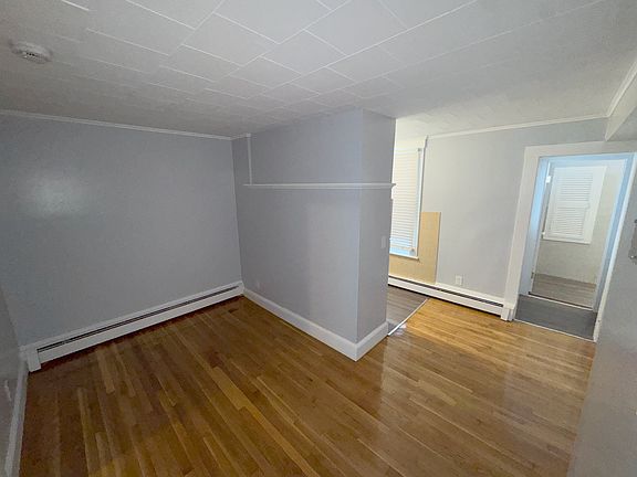 Living Room (angle 1)