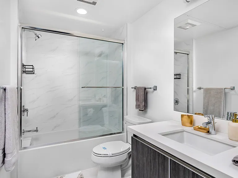 3621 Venice Blvd #403 — Photo 10