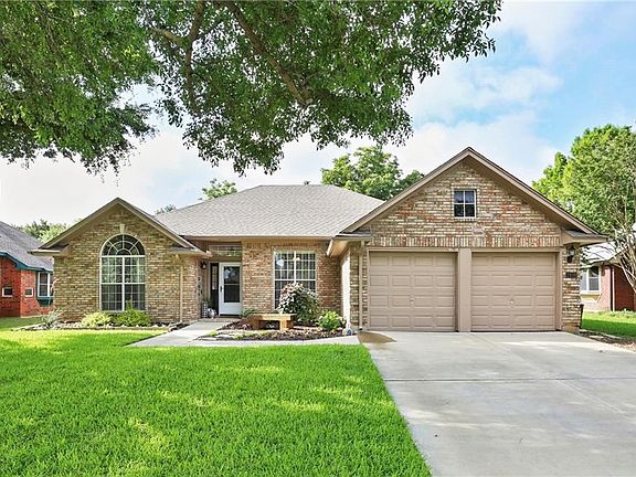 2nd image of 2409 Covington Dr