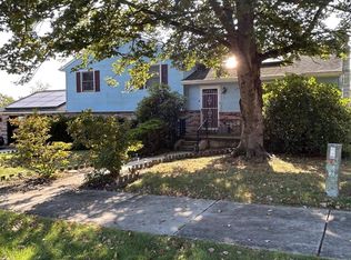 200 W Meadow Ave, Robesonia, PA 19551