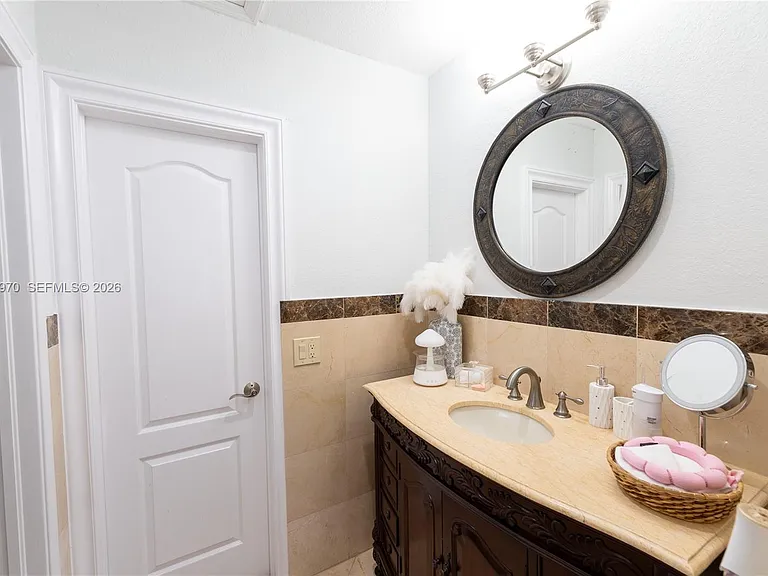 12040 SW 43rd St — Photo 37