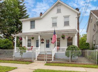 12 Chestnut St, Greenvale, NY 11548