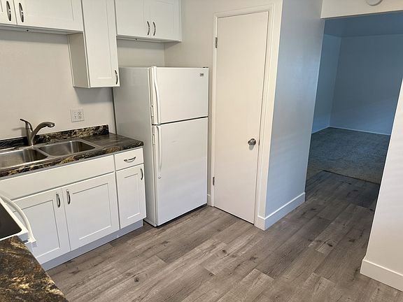 3rd image of 2115 E 3300 S APT B