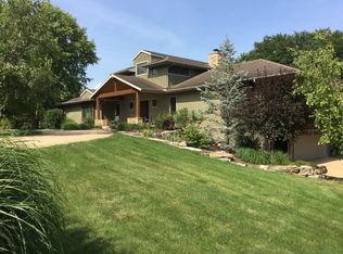 1810 Valleyridge Ln, Dixon, IL 61021