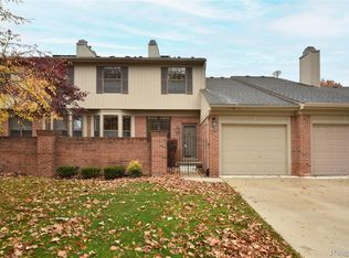 7296 Green Farm Rd, West Bloomfield, MI 48322