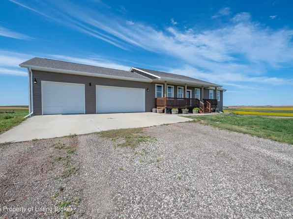 3005 107j Ave SW, Dickinson, ND 58601