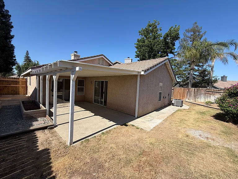 8319 Hemlock Ct — Photo 24