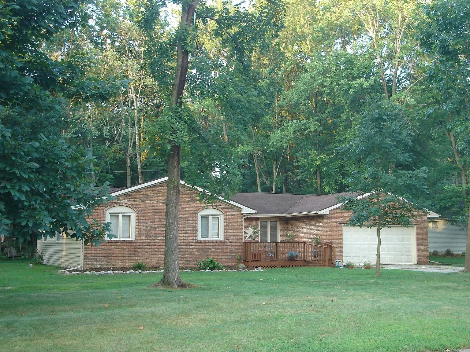 1617 Lake Shore Dr photo 1