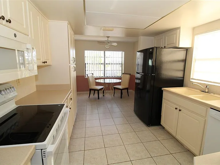 301 Bryce Ct — Photo 12