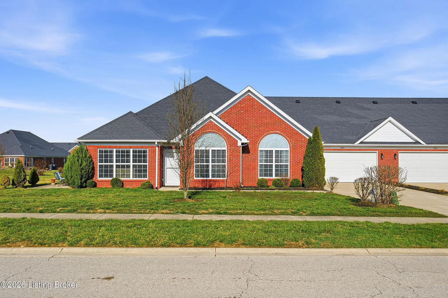 182 W Woodlake Cir photo 1