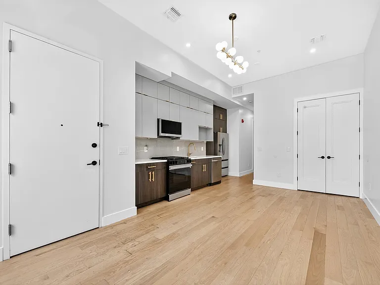 20 Storms Ave #2 — Photo 3