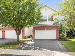 1935 W Cobblestone Rd, Romeoville, IL 60446